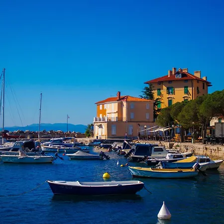 Volos With Roof Terrace, Sea View, Free Private Parking *