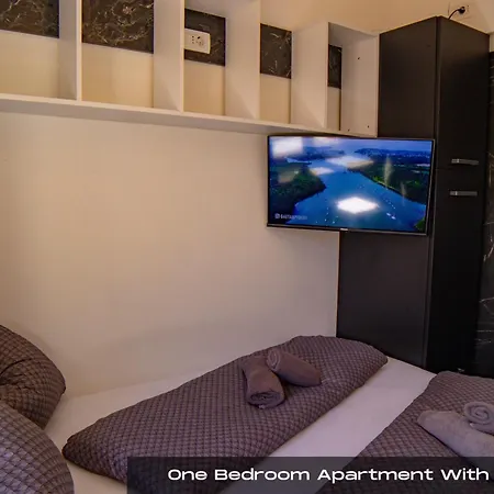 Volos With Roof Terrace, Sea View, Free Private Parking Apartment *