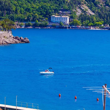 Apartment Volos With Roof Terrace, Sea View, Free Private Parking