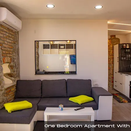 Volos With Roof Terrace, Sea View, Free Private Parking Apartment