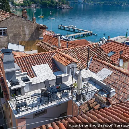 Volos With Roof Terrace, Sea View, Free Private Parking Apartment *
