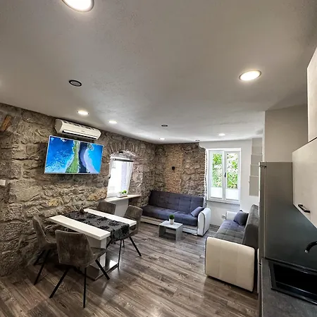 Volos With Roof Terrace, Sea View, Free Private Parking Apartment Opatija