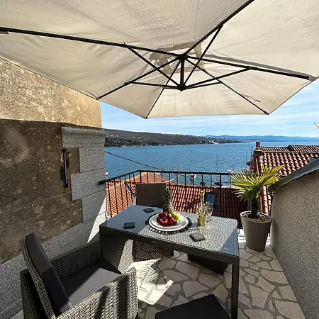 Apartment Volos With Roof Terrace, Sea View, Free Private Parking Opatija