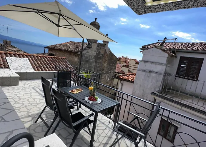 דירה Volos, Roof Terrace, Sea View, Private Parking אופטיה