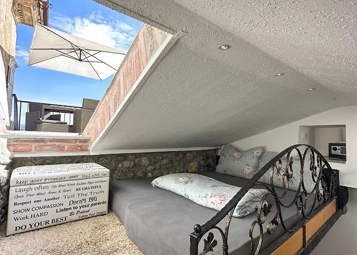 Volos, Roof Terrace, Sea View, Private Parking *