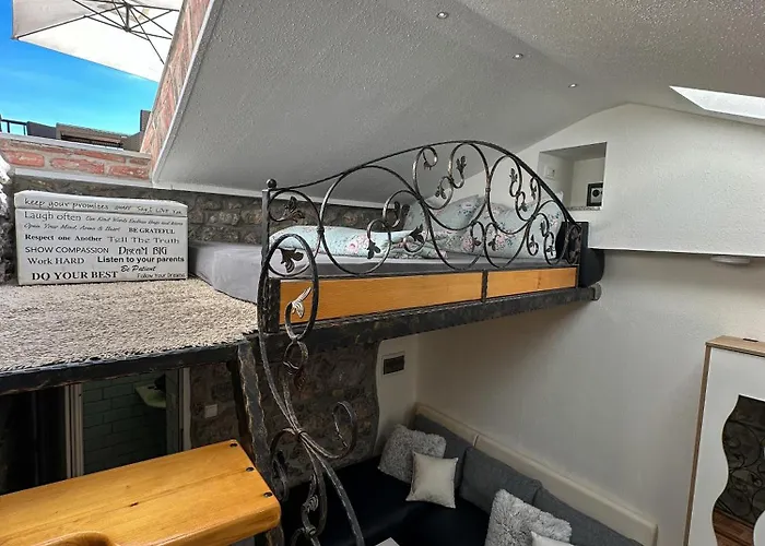 דירה Volos, Roof Terrace, Sea View, Private Parking אופטיה