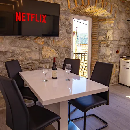 Volos, Roof Terrace, Sea View, Private Parking Apartment