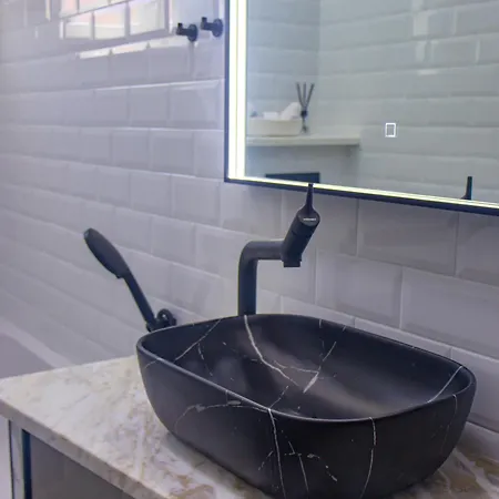 Apartment Volos, Roof Terrace, Sea View, Private Parking