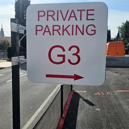 Volos, Roof Terrace, Sea View, Private Parking Appartement *