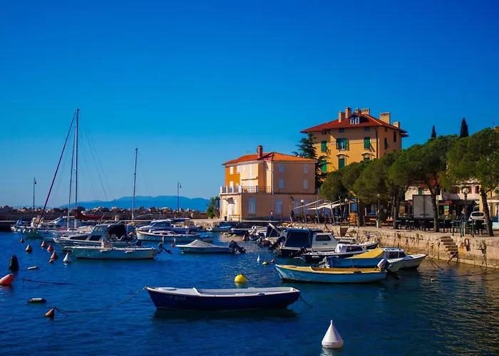 Volos, Roof Terrace, Sea View, Private Parking *