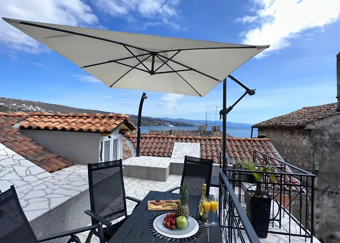 Volos, Roof Terrace, Sea View, Private Parking Appartement Opatija