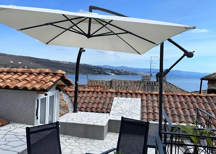 Volos, Roof Terrace, Sea View, Private Parking * オパティヤ