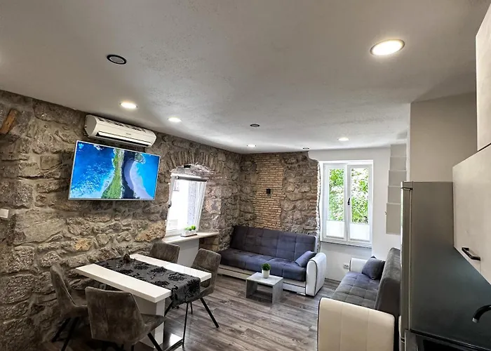 Volos, Roof Terrace, Sea View, Private Parking アパート オパティヤ