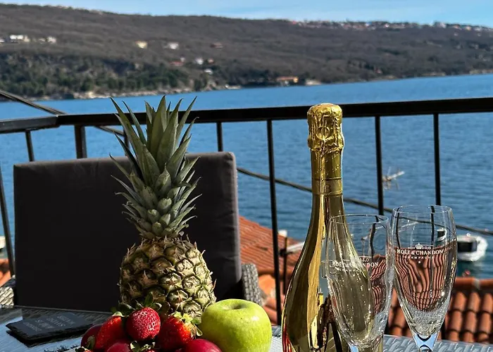 Volos, Roof Terrace, Sea View, Private Parking アパート *